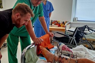 Příliv raněných do lvovských nemocnic zesílil. Rusové Ukrajince mrzačí, líčí český lékař po návratu - Novinky