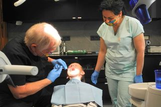 V Ostravě spustili pilotní projekt. Chtějí vrátit do škol zubní prohlídky - Novinky