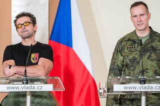 Skupinu D nikdo nepomluvil, odložila policie Vetchého trestní oznámení. Herec se obrátil na žalobce