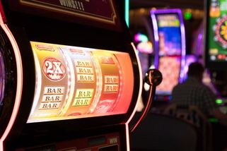 Zastupitelé Chrášťan schválili vypsání referenda ohledně hazardu - Seznam Zprávy