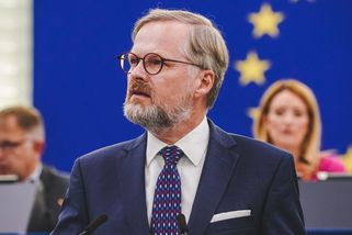 Fialova vláda je nejlepší v historii a slibuje do pár let platy na úrovni Německa. Dáme jí šanci? - Médium.cz