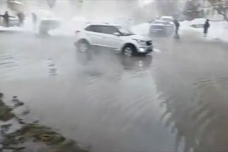 Video ze zaplaveného Novosibirsku. Prasklo potrubí, lidé zůstali bez tepla - Seznam Zprávy