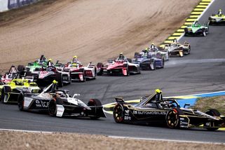 Závod formule E ve Španělsku ukázal, že jde o neprávem opomíjenou sérii. A budoucnost bude ještě dramatičtější! - Garáž.cz