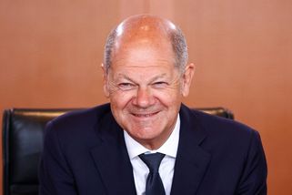 Scholz to vzdal. I Německo umožní Ukrajině použít jeho zbraně na ruském území - Novinky