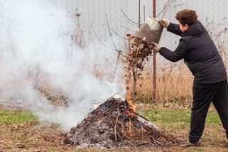 Plošný zákaz spalování rostlinných materiálů. Začněme s trochou nadsázky - ČESKÉSTAVBY.cz