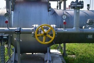 Firmy budou moci topit i jinými palivy než plynem, oznámil Fiala