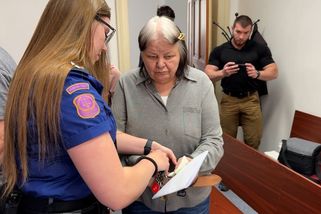 Důchodkyně z Klatovska podřízla partnerovi krk. Poslední kapkou bylo jeho chrápání. Dostala 12 let - Novinky