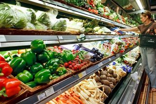 Kdo na to má? Zelenina zůstává drahá, i když je její sezona - Novinky