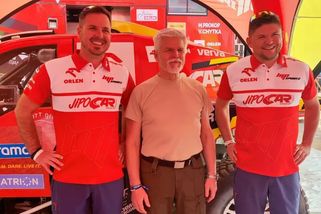 Prezident Petr Pavel překvapil soukromou návštěvou Čechy na Dakaru - Seznam Zprávy