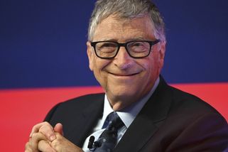 Do půl roku bude úmrtí na covid méně než na chřipku, tvrdí Gates