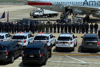 USA a Británie posílají do Afghánistánu vojáky, aby pomohli s evakuací ambasád - Seznam Zprávy