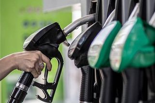 Vláda chce předčasně zrušit daňovou úlevu na naftu. Dopravce to vytočilo