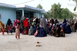 Všude se střílí, přišla jsem o děti. Před Tálibánem prchají statisíce lidí - Seznam Zprávy