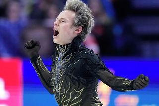 Festival čtverných skoků a salto k tomu! Malinin ohromil Prahu nezapomenutelnou show - Sport.cz