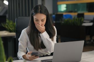 Dostala jsem výpověď kvůli kolegyni. Její důvod mi vyrazil dech, přiznala Aneta (35) - Médium.cz