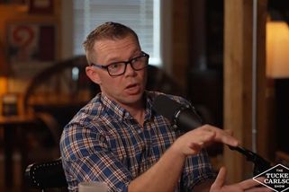 Hitler chtěl mír, válčit chtěl terorista Churchill. Nesmysly historika samouka u Carlsona - Novinky