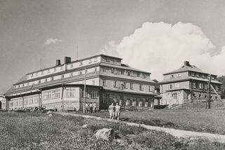 Legendární Špindlerovka je dnes moderní hotel. Provoz nezastavily ani požáry - Seznam Zprávy