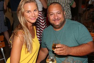 Lístky na koncert pro Patrika Hezuckého zmizely do hodiny. „Tohle není byznys, tohle je láska,“ říká Leoš Mareš - Proženy.cz