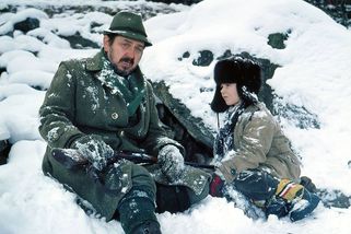 Pod Jezevčí skálou: Pokousaný Tomáš Holý, ultimátum kvůli zabití jelena a herec na černé listině režimu