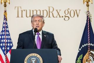 Trump na smrt nečeká. Pojmenovává po sobě významné instituce i válečné lodě - Seznam Zprávy