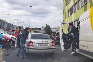 Konflikt s pošťákem | Odchyceno na dashcam