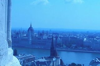 Buď odejdou mladí, nebo odejde Orbán - Médium.cz