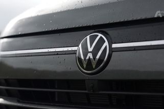 Převeze až devět cestujících, je úsporný a nestojí majlant. Našli jsme rodinné auto snů | Autosalon TV Prima