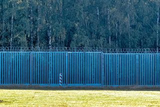 Polsko definitivně dokončilo 200 kilometrů dlouhý plot na hranici s Běloruskem - Novinky