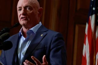 Soudce zablokoval snahu Pentagonu degradovat Kellyho