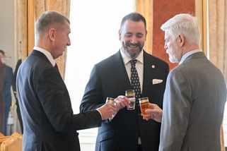 Suchý únor i na Hradě. Jmenování ministra proběhlo bez alkoholu, jak žádal advokát - Echo24.cz