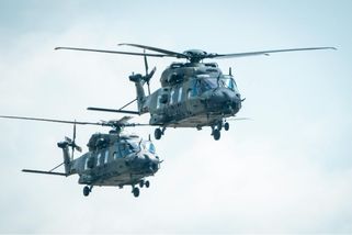 Premiér chce na summit NATO, prezident hájí tradiční pořádek: Spor o českou delegaci a výdaje na obranu pokračuje