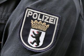 Dvě třináctileté v Německu málem umlátily o rok starší dívku. Drsné video se šíří na sítích - Novinky