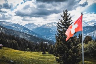 Do podmínek služby ukryli zájezd do Švýcarska, někdo ho našel až po 14 dnech