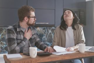 Postavit se na stranu ženy vyžaduje velkou odvahu. Ne každý muž na to má