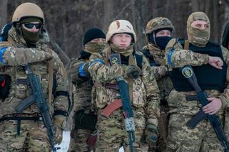 Ukrajina přiznává krizi v armádě: 200 tisíc vojáků dezertovalo, další miliony se vyhýbají odvodu