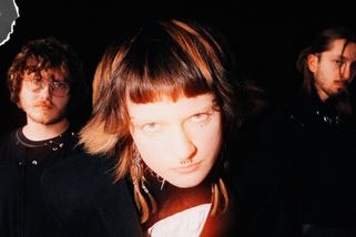 Euforie až infarkt. Meowlau začala zpívat a její hudba na Slovensku rezonuje | Headliner