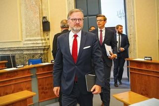 Vláda odmítla příspěvek 6000 korun pro důchodce. Šanci teď mají poslanci