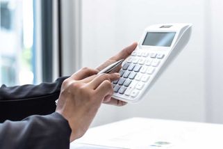 Poradna: Jak může mít někdo důchod nad 60 tisíc korun?