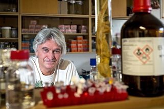 Vědecké ocenění Česká hlava získal parazitolog Lukeš. Věnuje se prvokům, kteří způsobují například malárii