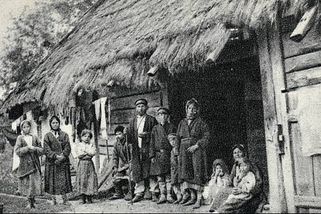 Volyňský masakr: Zůstalo přes 100 tisíc obětí, k popravě sloužily sekery i vidle