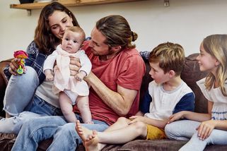 Trojnásobný táta podstoupil vasektomii a... Rodina čeká dítě číslo čtyři