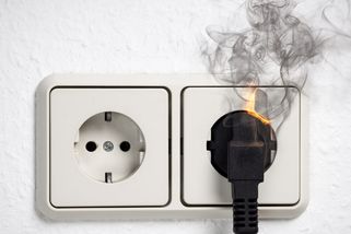 Odborníci vyzývají k okamžitému vypnutí těchto spotřebičů – v kuchyni by mohlo dojít k požáru.