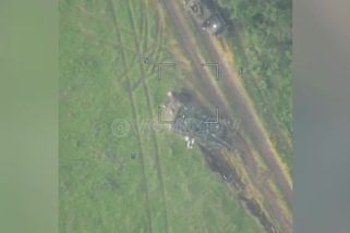 Video: Ukrajinský tank záměrně rozdrtil vlastní obrněné vozidlo - Seznam Zprávy