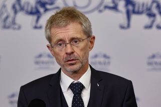 Senát jako strojek na podpisy? Měli bychom vracet zákony častěji, uznal Vystrčil - Novinky