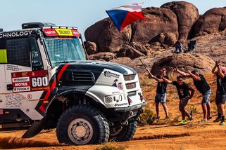 Macík s Lopraisem měli na Dakaru vzájemnou kolizi - Sport.cz