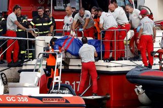 V potopené luxusní jachtě u Sicílie našli pět těl. Je mezi nimi miliardář Lynch i jeho dcera - Novinky