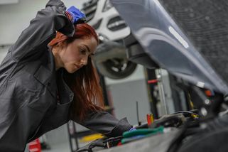 Nejen zákaz spalovacích motorů. Němci chtějí zakázat už i prodej konvenčních paliv na čerpacích stanicích - EnergoZrouti.cz