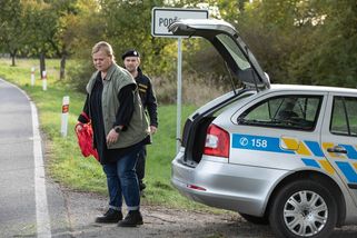 Nova nasazuje kriminálku Buldok z Poděbrad. „Dialogy jak od AI. Už nikdy,“ cupují diváci první díl