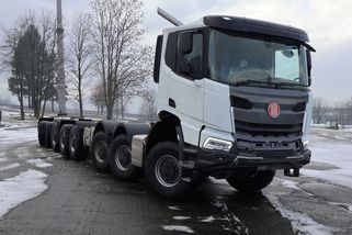 Tatra ukázala monstrózní stonožku Phoenix: Speciál má 8 náprav, 16 kol, mocný motor a zajímavé poslání - Garáž.cz