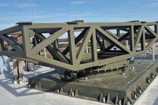 Radarová věž a nová hala. Společnost Eldis investovala v Pardubicích 100 milionů - Novinky